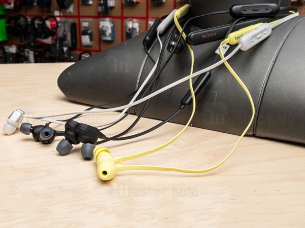 Neckband Earphone