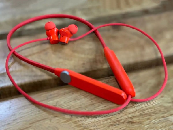Neckband Earphone