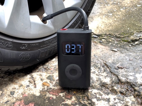 Portable air inflator