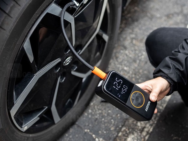 Portable air inflator