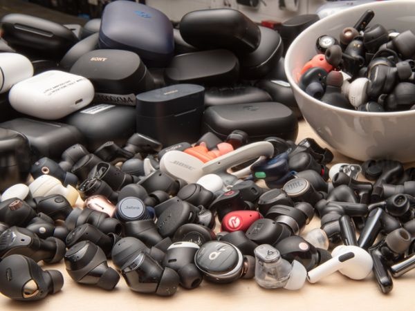 how to reset Bluetooth earbuds