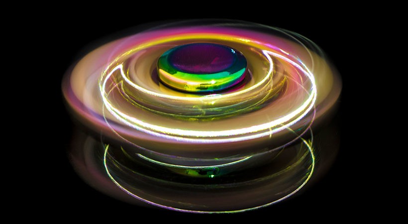 اسپینر فلزی شش پره ای رنگین کمانی Fidget Spinner Metal Rainbow