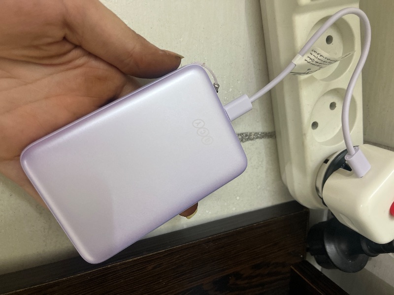 پاوربانک وایرلس 10000 مگ سیف کیو سی وای QCY PBW10A توان 22.5 وات