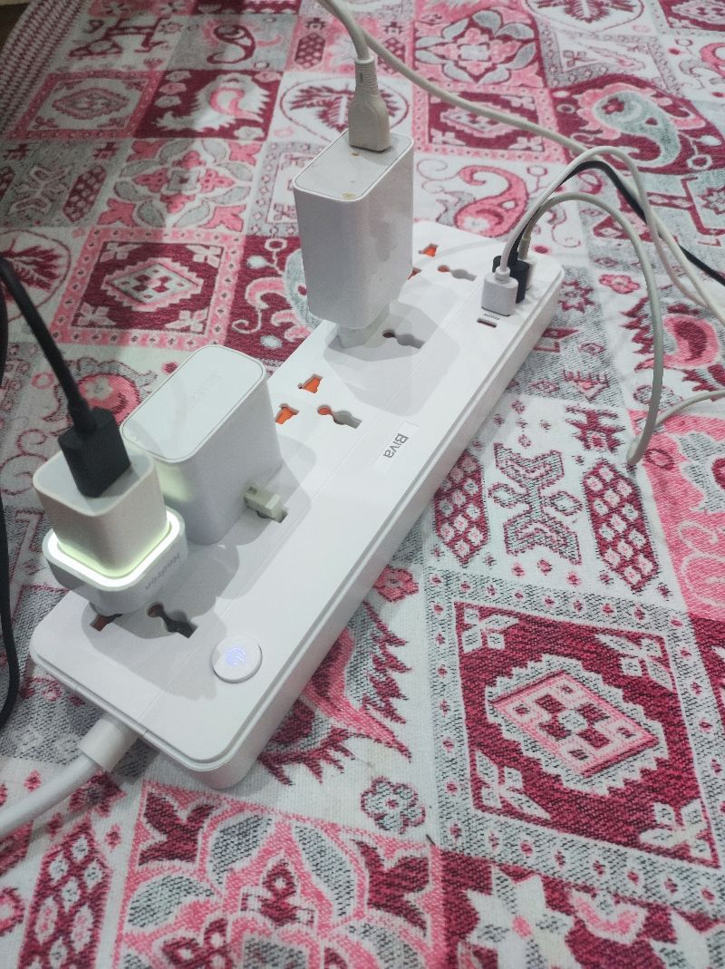 چند راهی برق و شارژر بیوا Biva PS-06 Power Strip دارای 4 پورت	