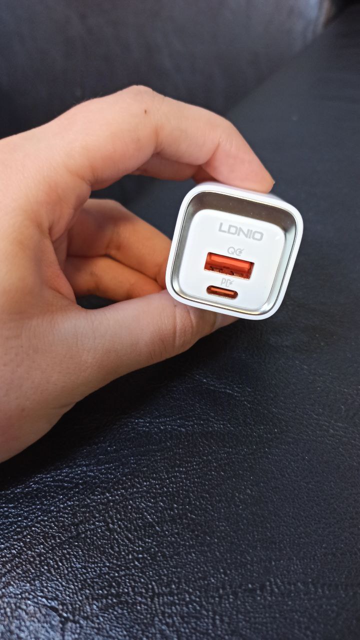 شارژر دیواری الدینیو Ldnio A2318C توان 20 وات همراه با کابل