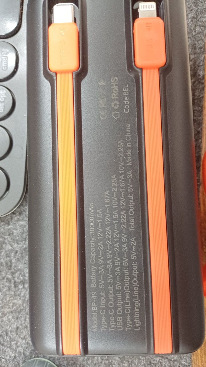 پاوربانک 30000 بیوا Biva BP-049 توان 22.5 وات همراه با کابل متصل