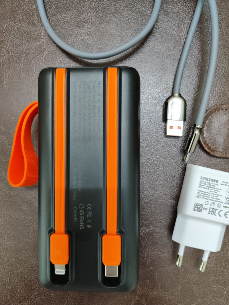 پاوربانک 30000 بیوا Biva BP-049 توان 22.5 وات همراه با کابل متصل