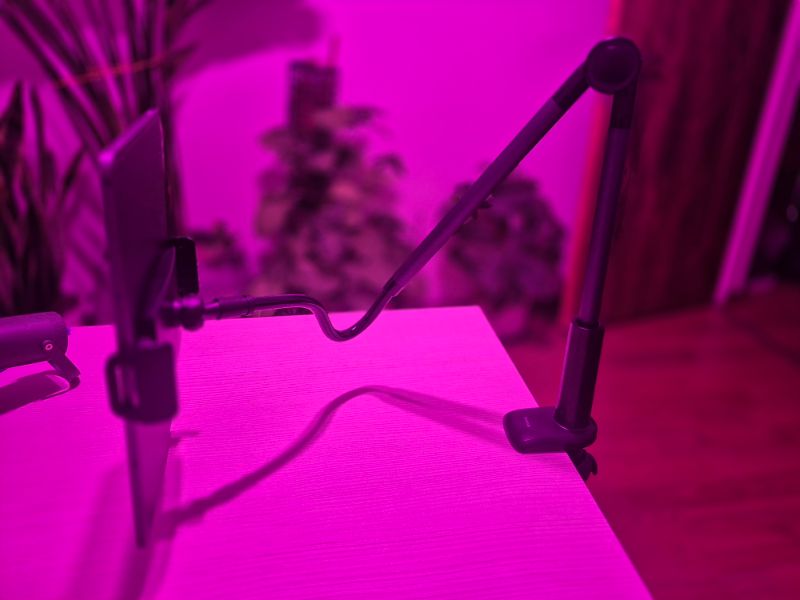 هولدر و پایه نگهدارنده رومیزی بیسوس Baseus SULR-B0G Otaku Life Rotary adjustment lazy LUZQ000013