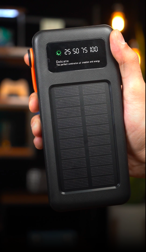 پاوربانک خورشیدی 30000 گرین لاین Green Lion GNSOLAR30PBBK توان 10 وات و کابل متصل